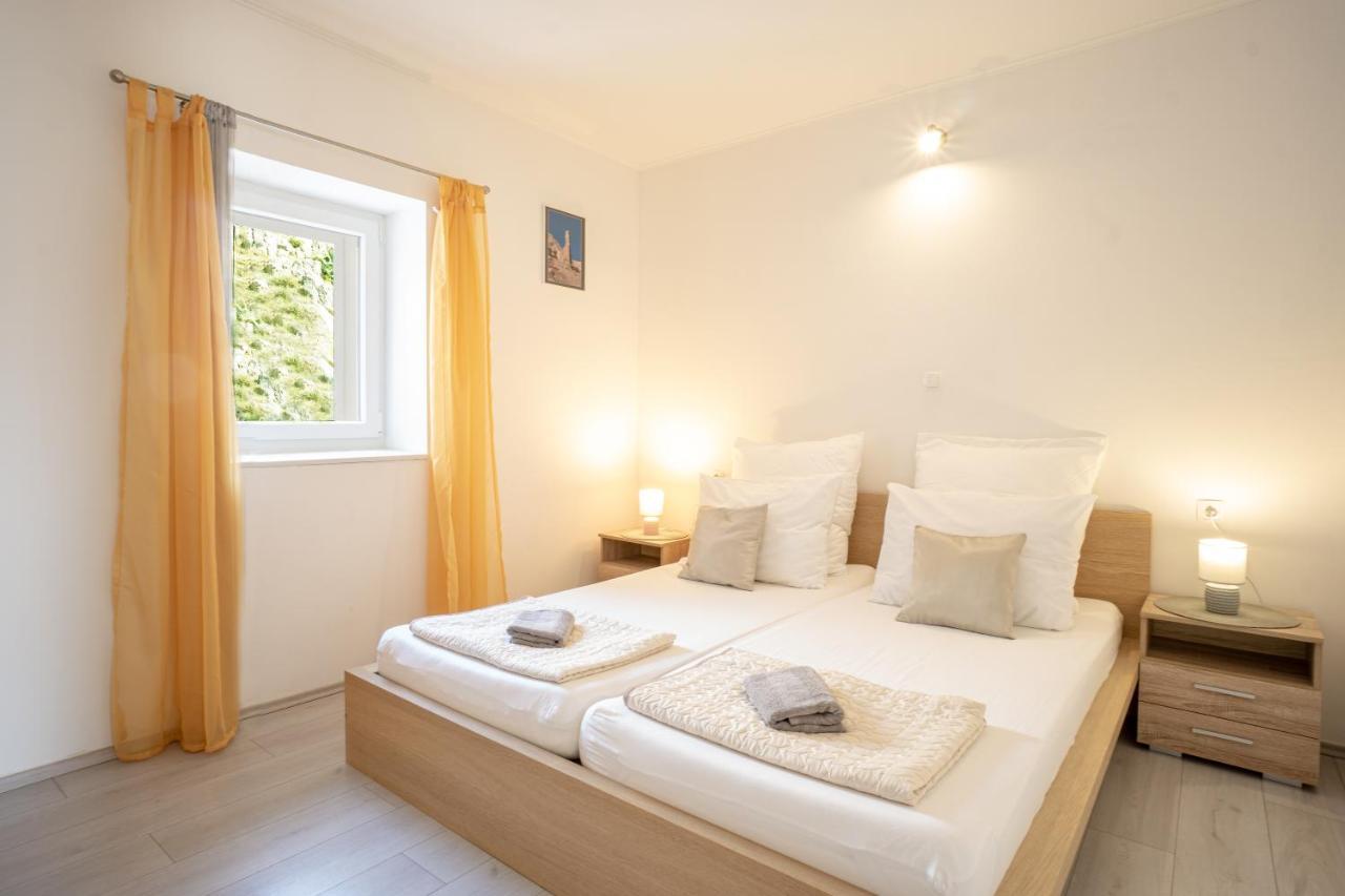 Modern Oceanview Apartment Метайна Екстериор снимка